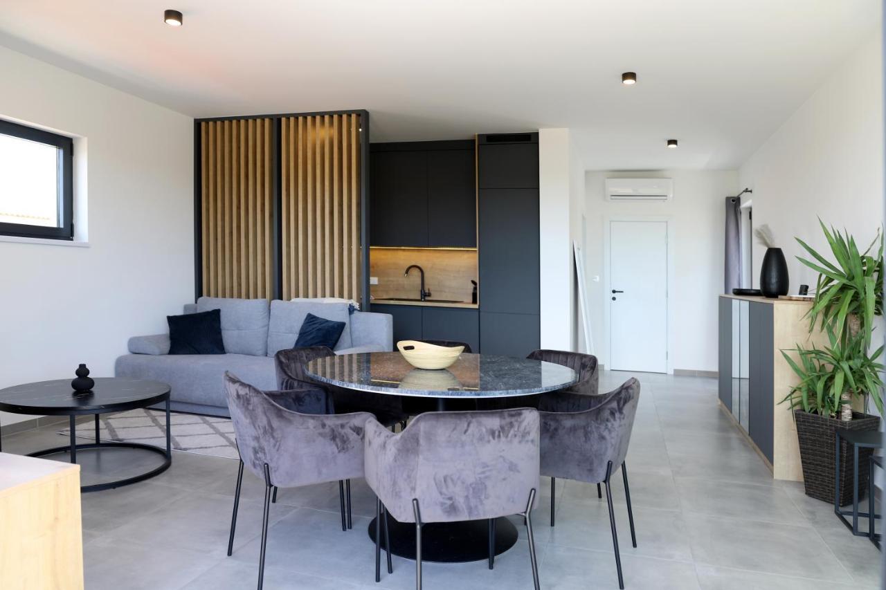 נייביצה Apartments Terra Sun With Private Pool Or Jacuzzi מראה חיצוני תמונה